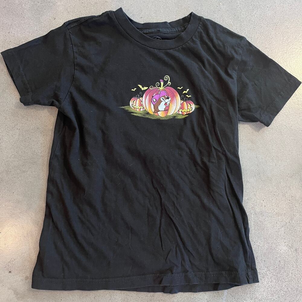 Bucees Store Beaver Halloween Haunt it Black Tshirt Youth Small gender neutral